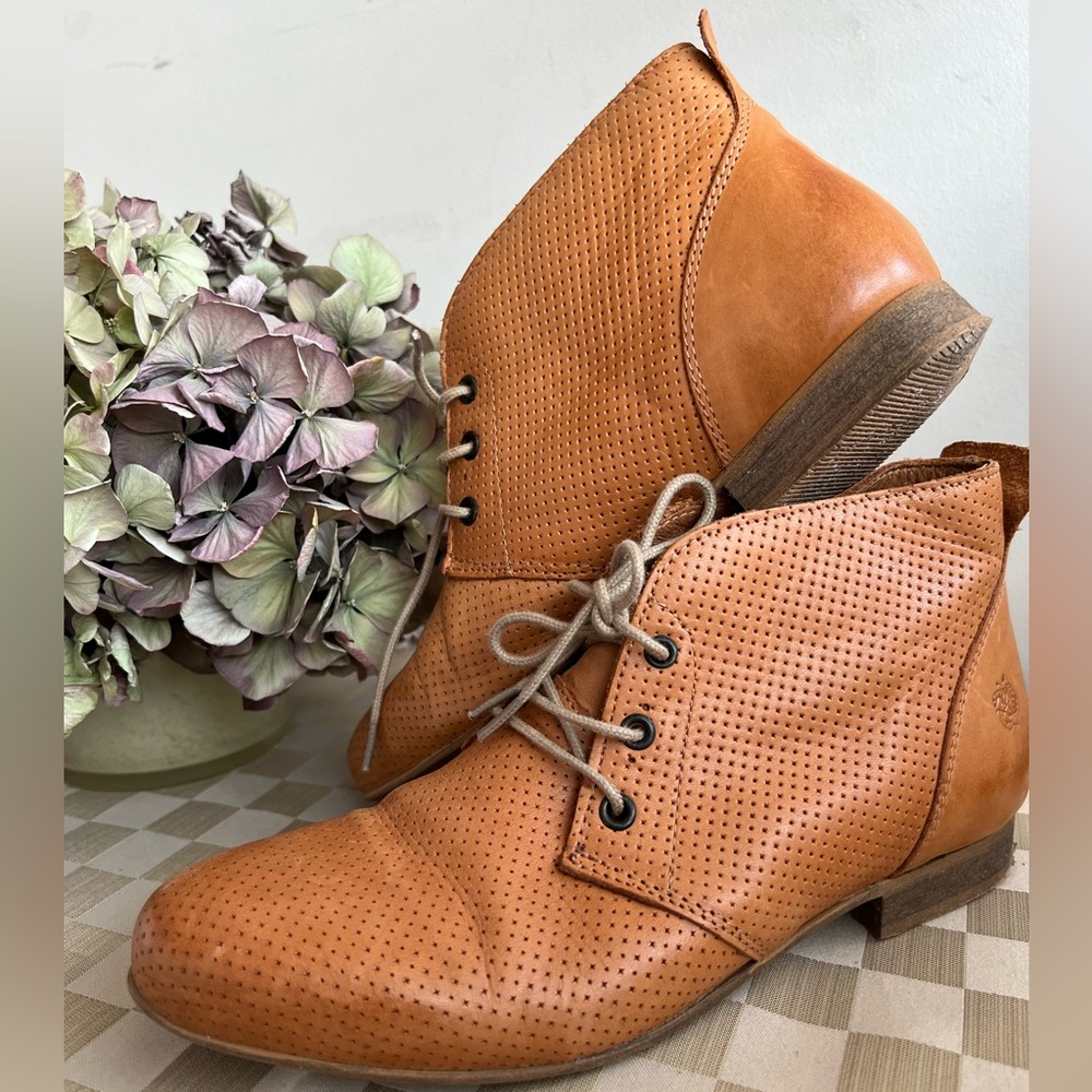 Real Leather Boots (EU 38/ US 7.5)